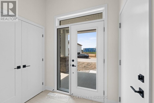 Photo - 1027 Moore St