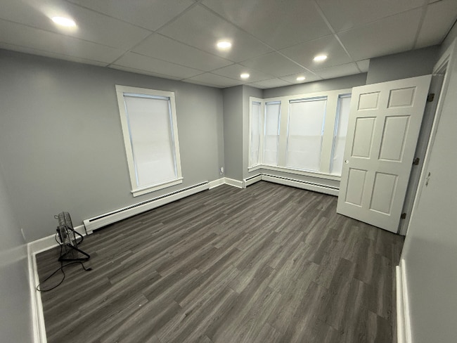 Photo - 168 Elm St Unit 1