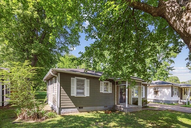 Photo - 2048 Whitney Ave