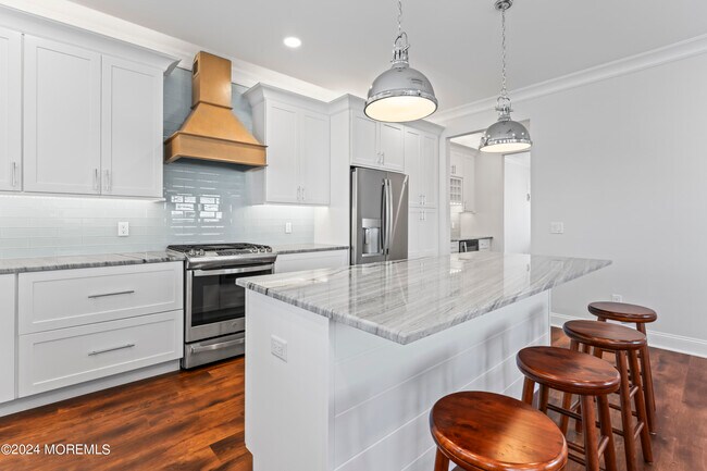 Photo - 95-99 Bay Ave