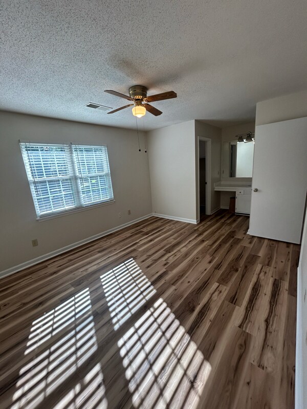 Photo - 1007 Hunters Trce