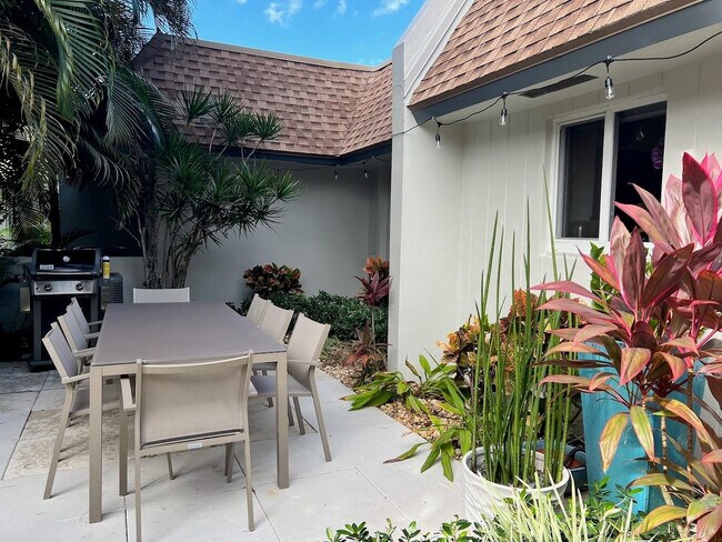 Photo - 4021 N Cypress Dr