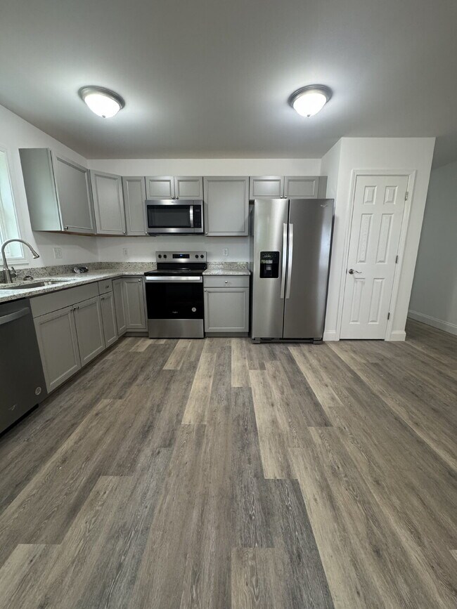 Photo - "Charming 3-Bedroom Retreat with 2 Full Ba...
