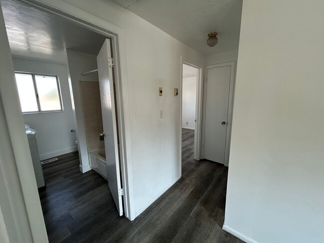 Photo - SIGNING BONUS AVAILABLE UP TO $800!! 2 Bed... Unit 1436