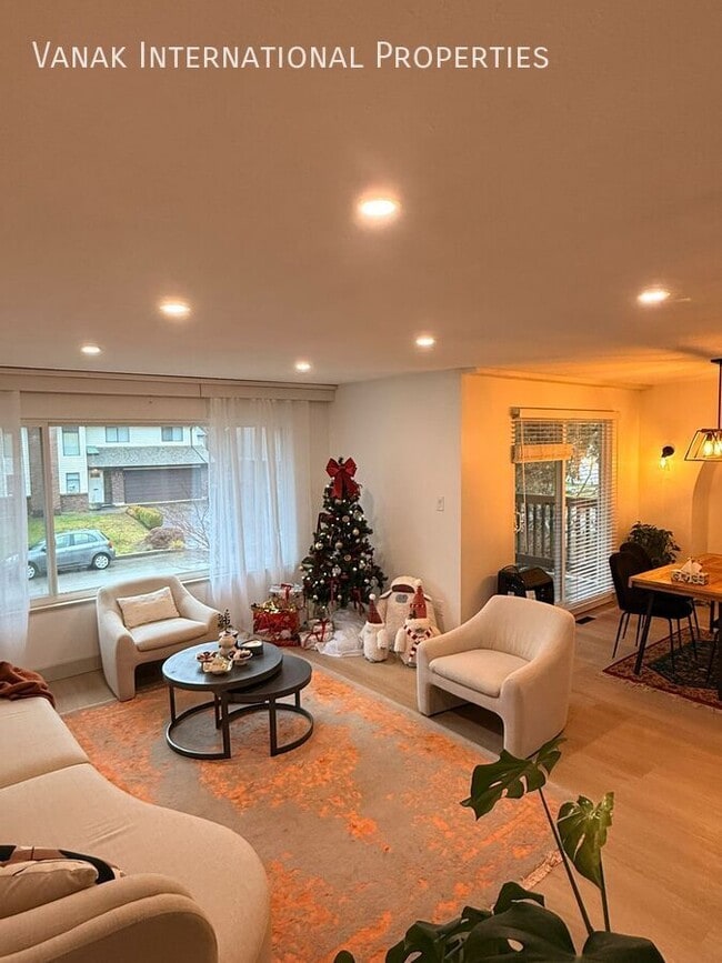 Photo - Fully Renovated 2 Bed ? 2 Bath Upper Suite