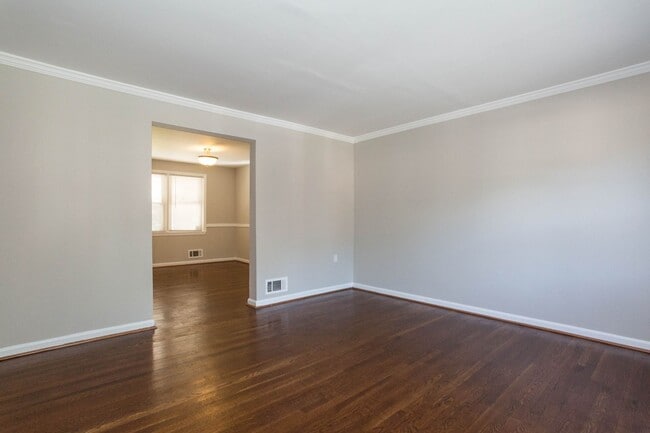 Photo - Charming 3 Bedroom/1 Bathroom Townhome in ...