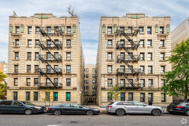 540 Manhattan Ave - Hatbridge Court Apartments
