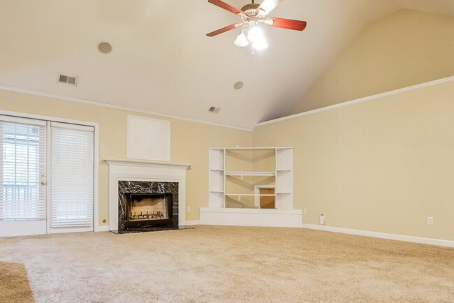 Photo - 5191 Memorial Ln SW