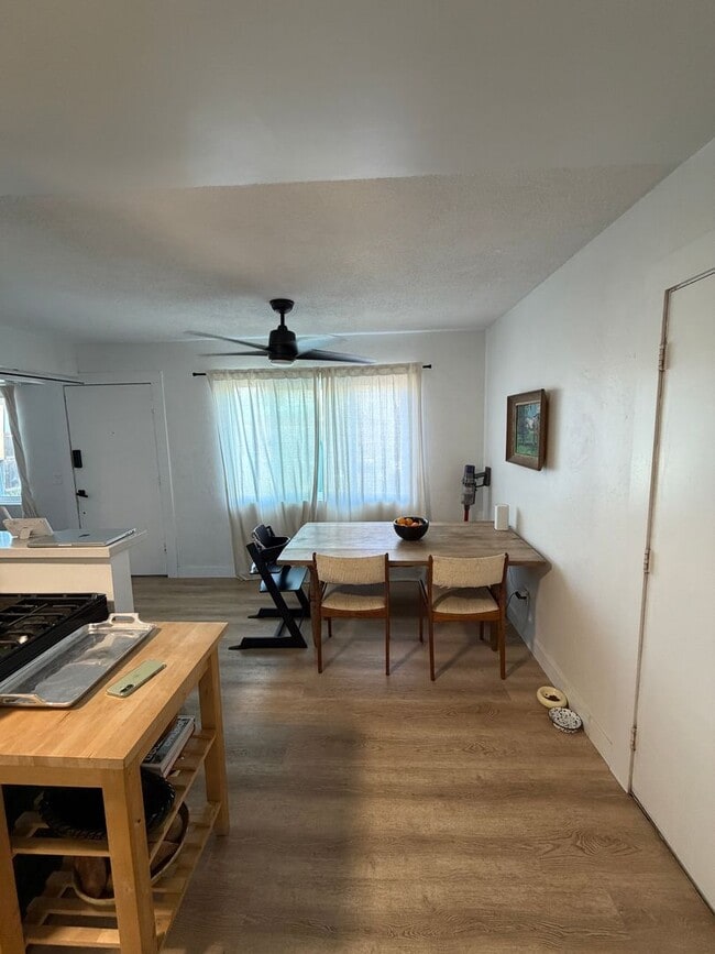 Photo - 555-557 8th St. Unidad 557