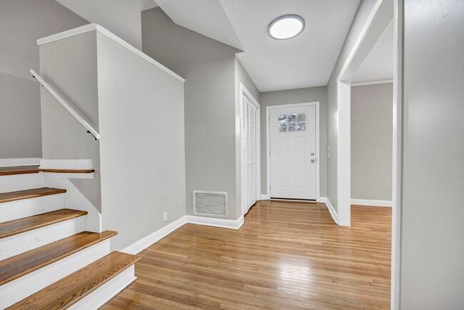 Photo - 842 Delverton Rd