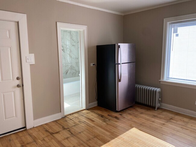 Photo - 8707 S Manistee Ave Unit 1