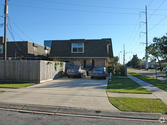 Photo - Metairie Plaza Apartments