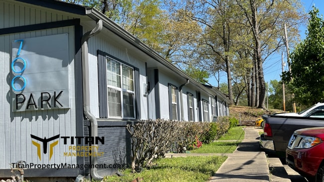 Photo - 2bed/2bath End-Unit Apartment with Fenced Yard Unit 700 Park Dr. Apt A