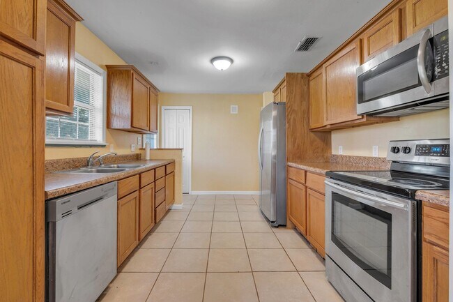 Photo - 2115 Jackson Bluff Rd