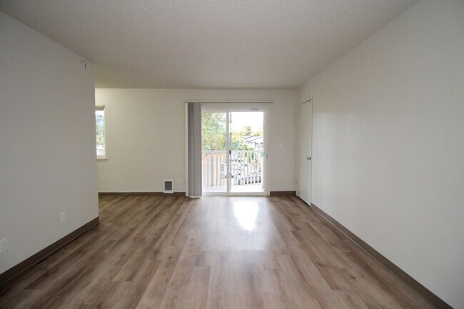 Photo - 5704 SW Beaverton Hillsdale Hwy Unidad 5