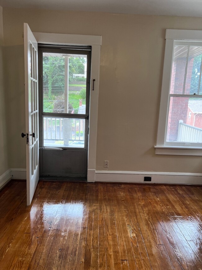Photo - 527 Fayette St Unit 2