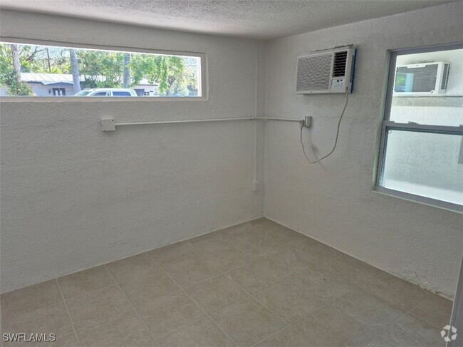 Building Photo - 1699 Ixora Dr Rental