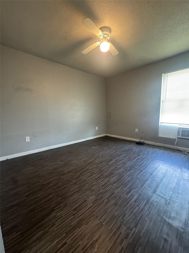 Building Photo - 3802 Dabney St Unit 21