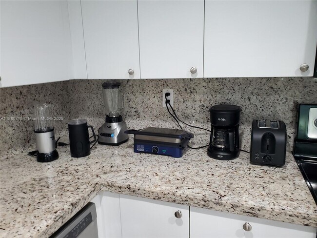 Photo - 100 Lakeview Dr Unit 303