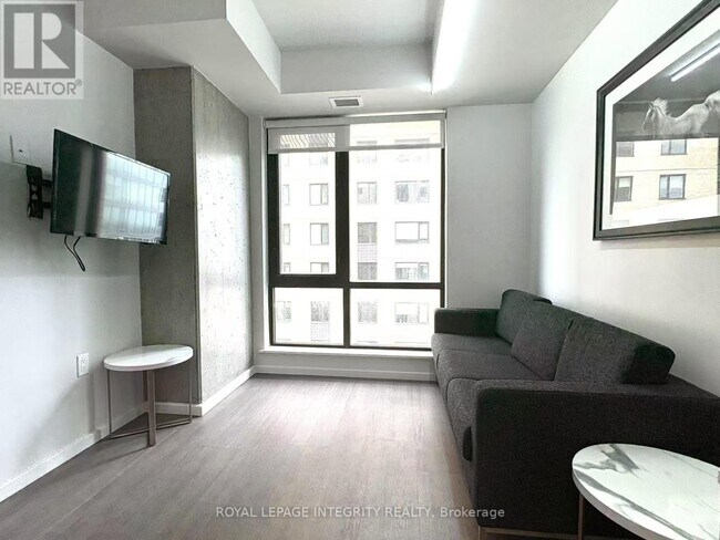 Photo - 105 Champagne Ave S Unit 2010