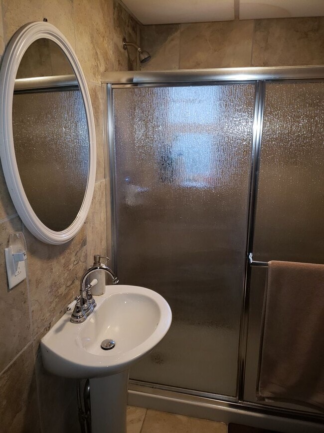 Photo - Newly Renovated Temple Apartment Unit 2