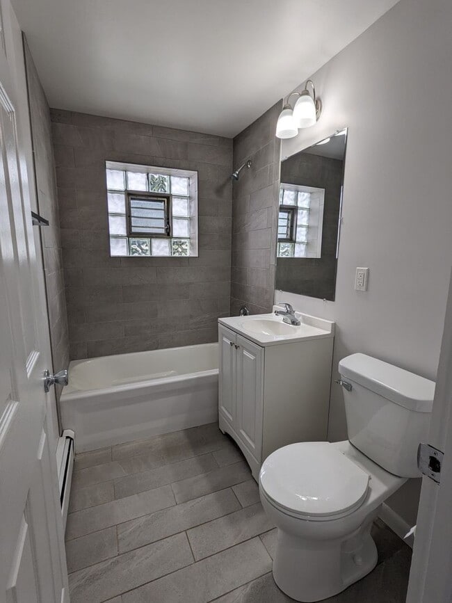Photo - 600 Kungs Way Unit 1E