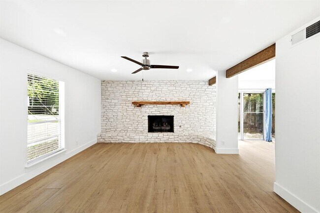 Building Photo - 6202 Laurel Valley Dr