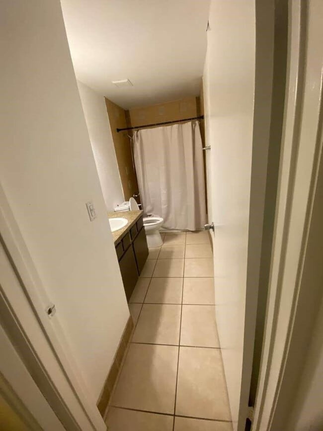 Photo - 3441 NW 44th St Unidad 203