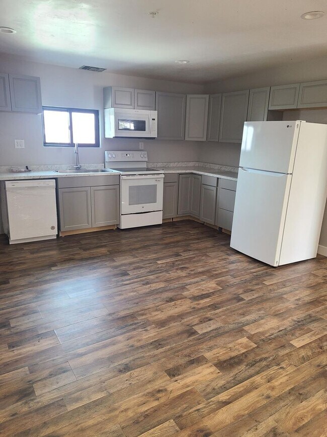 1422-1428 E 17th