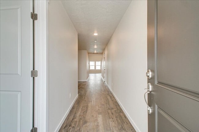 Photo - Beautiful 5 Bedroom Home in Nampa, Great Location!