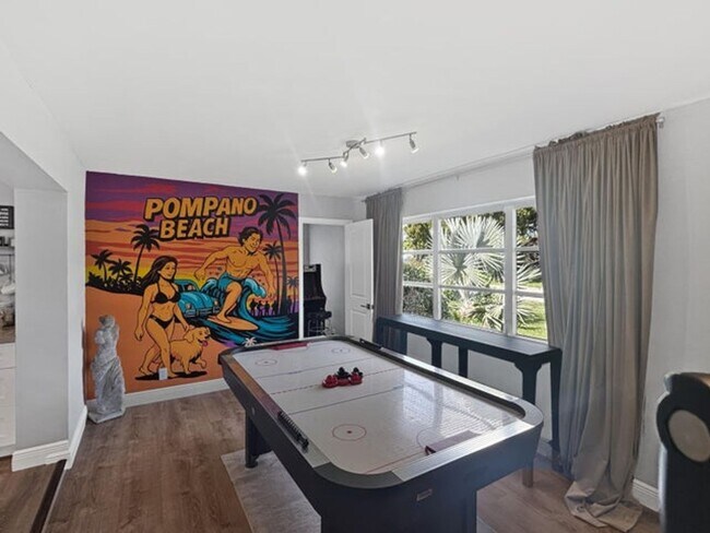 Photo - 100 SW 17th St