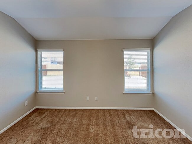 Photo - 805 Walls Blvd