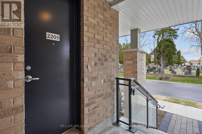 Photo - 58 Elizabeth St S