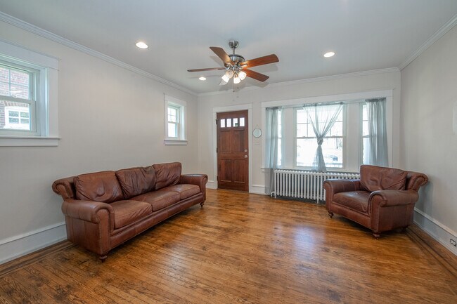 Photo - 505 E 19th St