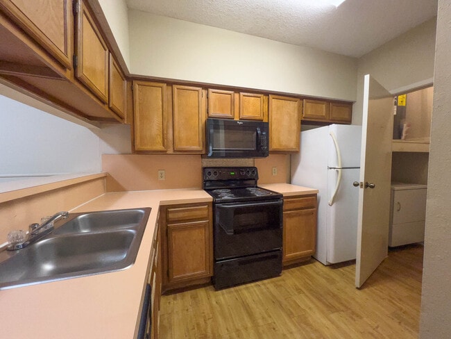 Photo - 2901 San Jacinto Blvd Unit 109
