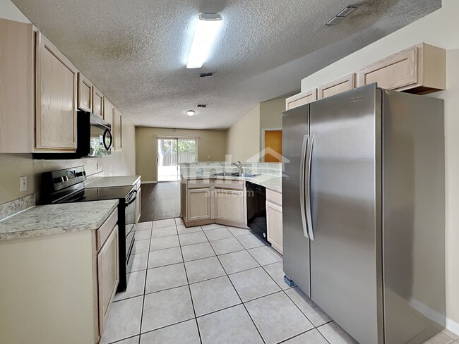 Photo - 70 Reeding Ridge Dr W