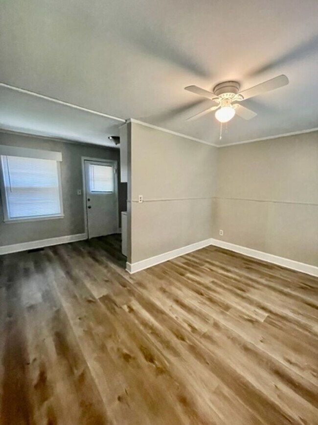 Photo - 4503-A Lochleven St Unit A