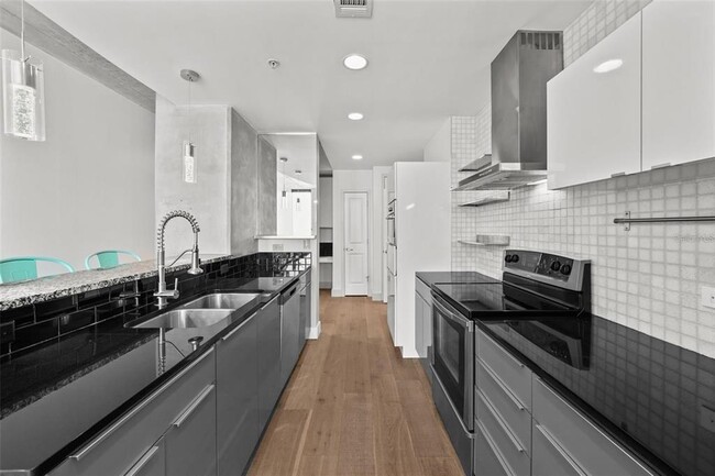 Photo - 777 N Ashley Dr Unit 2010