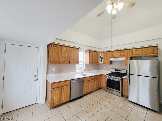 111 W 2nd St