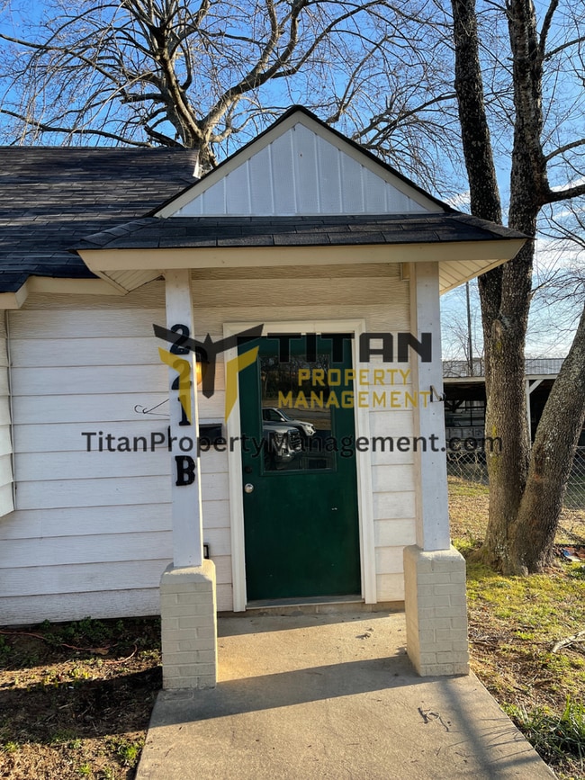 Photo - Large Studio Under $700 Unit B