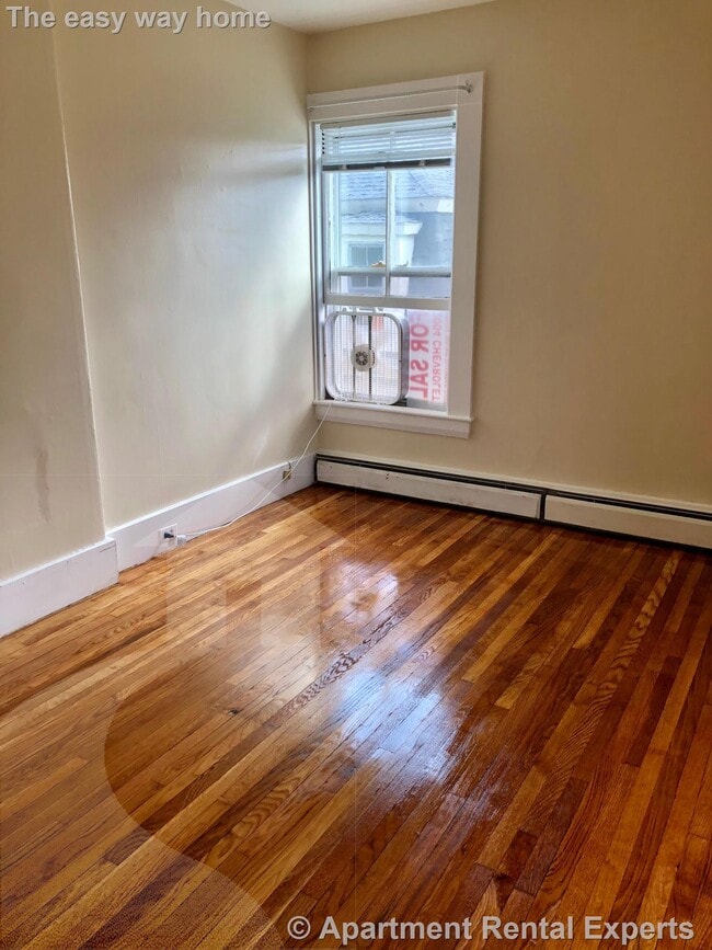 Photo - 33 Chester St Unit #3