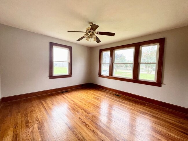 Photo - 1448 Northside Rd