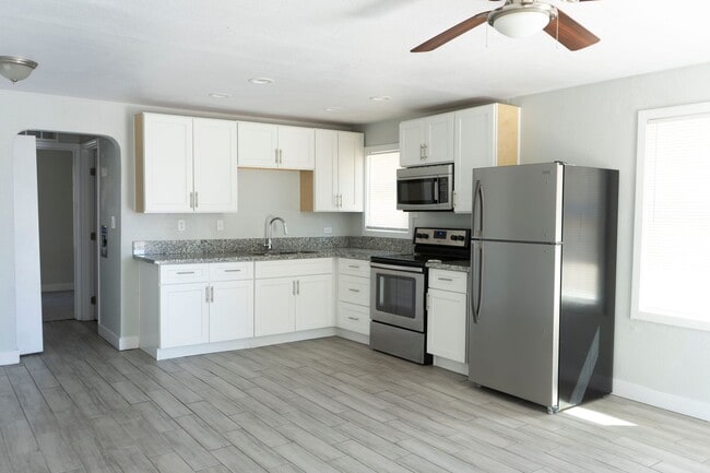 1 Bedroom Modern House - 1 Bedroom Modern House