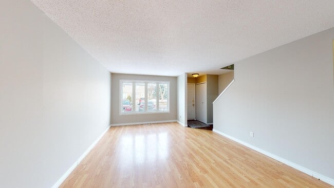 Photo - SPACIOUS THREE BEDROOM TOWNHOME BY HOSPITAL Unité 48