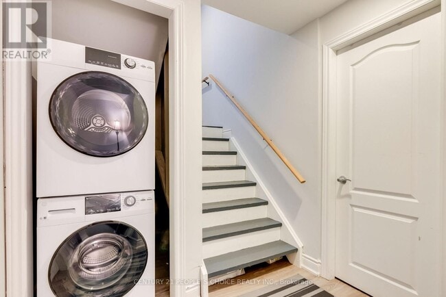 Photo - 411 Wettlaufer Terrace