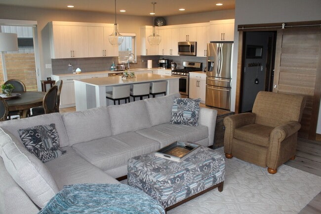 Photo - Stunning Fully Furnished Townhome with Lak...