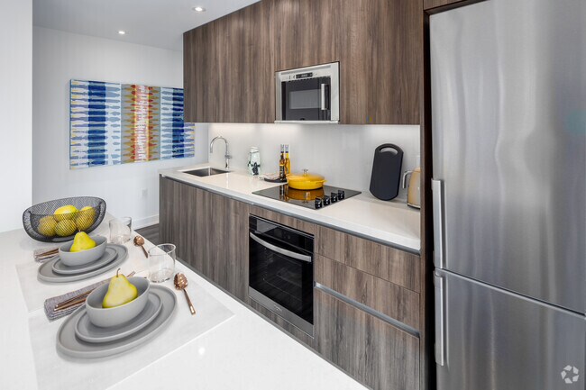 2 BR, 2 BA - 799 SF