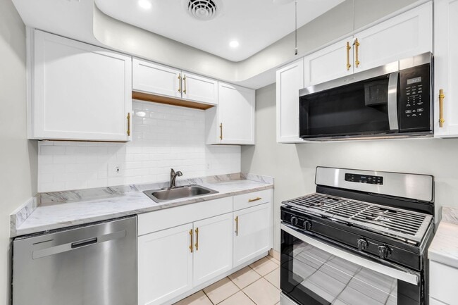 Photo - 1386 Eastwood Ave