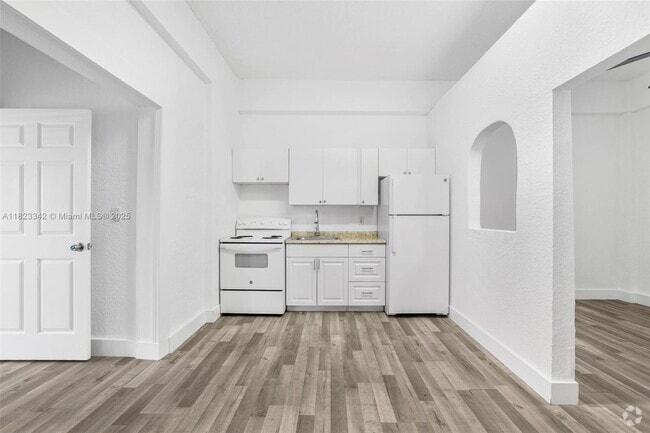Building Photo - 2300 W Flagler St Unit 22 Rental