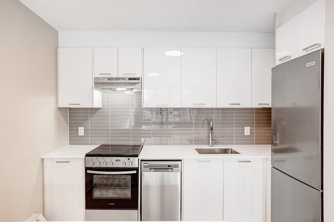 Building Photo - Villa Saint-Jean